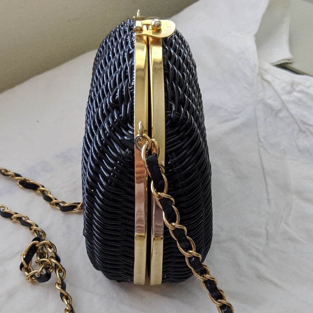 Vintage Magid Black Woven Crossbody Bag with Gold Chain - Picture 5 of 17